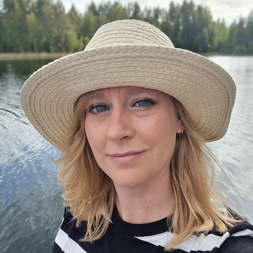 Suzanne Maria Photo 2