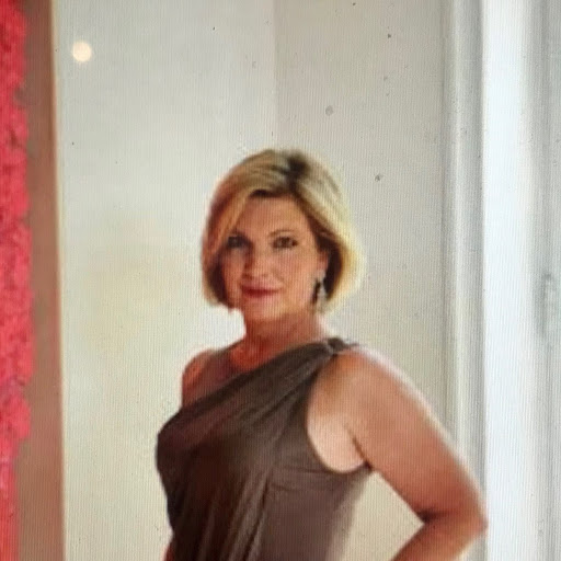 Robin Wells Photo 36