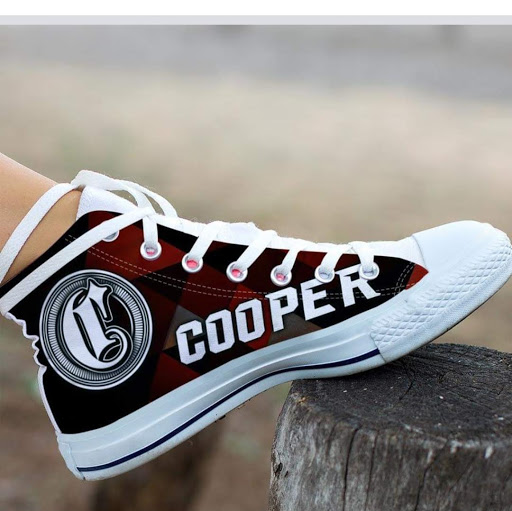 Robyn Cooper Photo 25