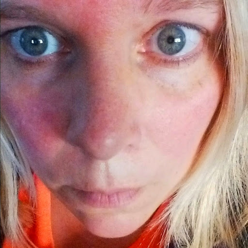 Angela Mitchell Photo 17