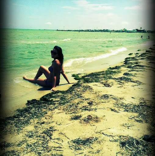 Amber Delgado Photo 8