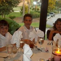 Michelle Tuttle Photo 40