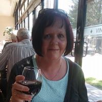 Julie Place Photo 11