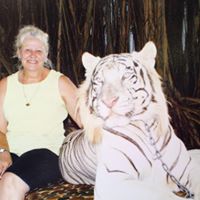Gayle Thompson Photo 14