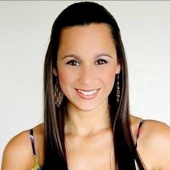 Elizabeth Garay Photo 12