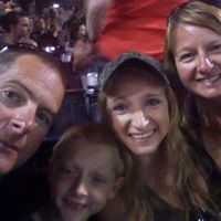 Heather Hinds Photo 36