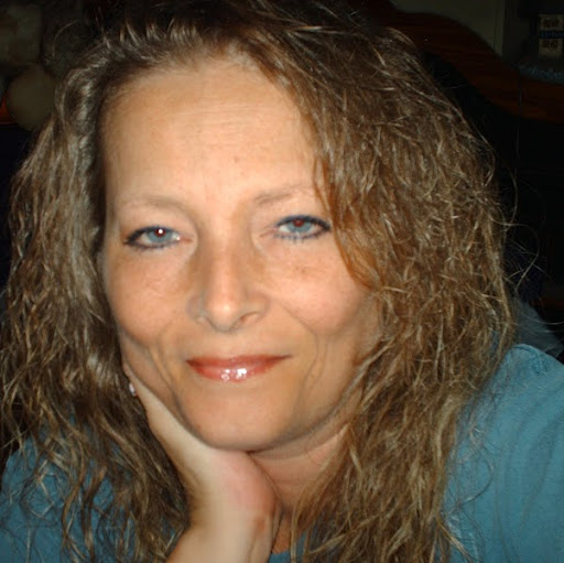 Angie Adkins Photo 4