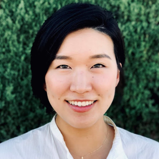 Jennifer Hong Photo 27