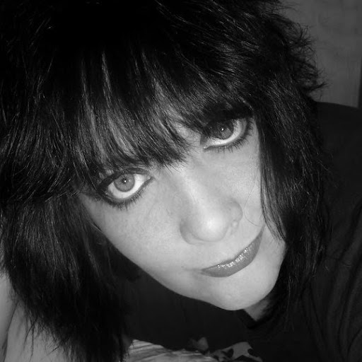 Amy Roper Photo 18