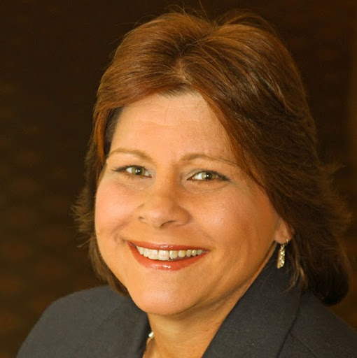 Kelly Cochran Photo 21