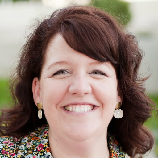 Elizabeth Farnsworth Photo 25