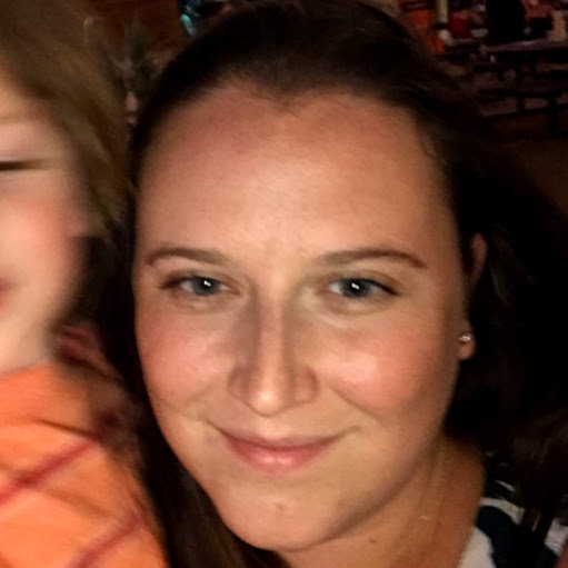 Danielle Mullins Photo 37