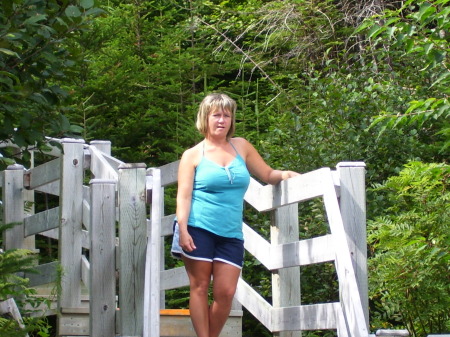 Elizabeth King Photo 15