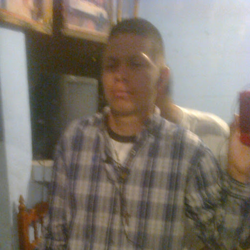 Roberto Vargas Photo 42