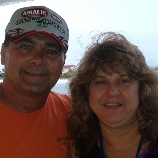 Leslie Maxwell Photo 13