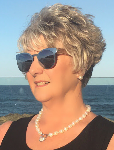 Lindsay Forbes Photo 4