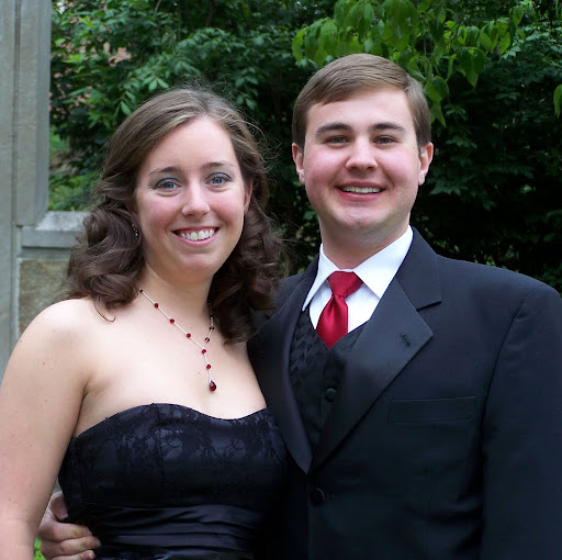 Stephanie Graham Photo 35