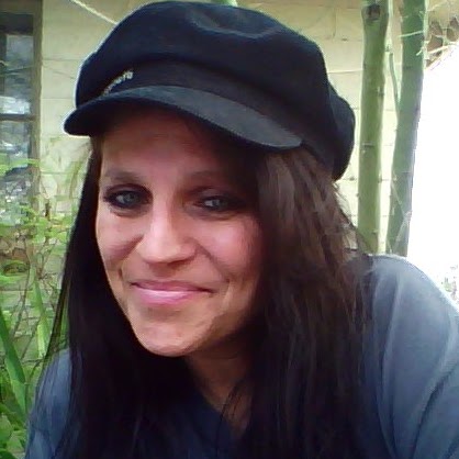 Roberta Lewis Photo 27