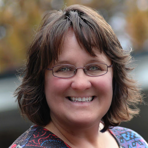 Holly Myers Photo 23