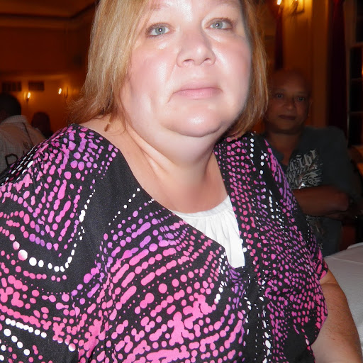 Michelle Weeks Photo 23
