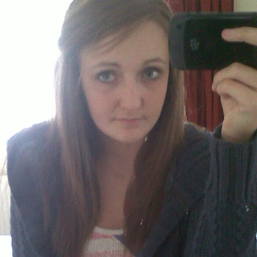 Samantha Gillett Photo 21