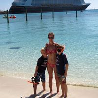 Stephanie Hayden Photo 30