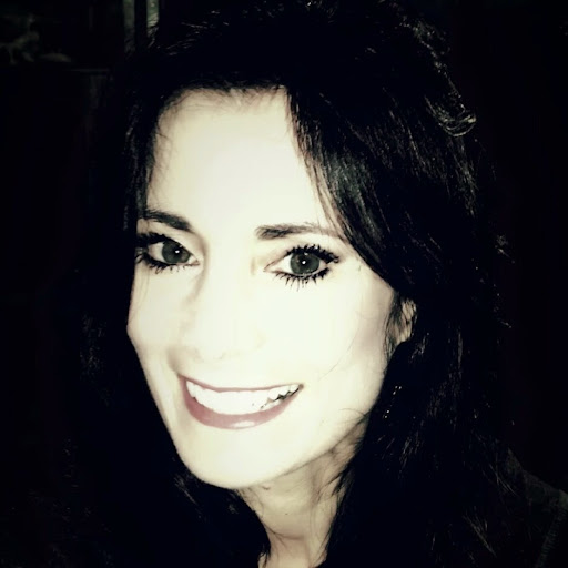 Anna Douglas Photo 32