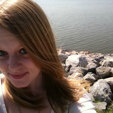 Danielle Rowland Photo 11