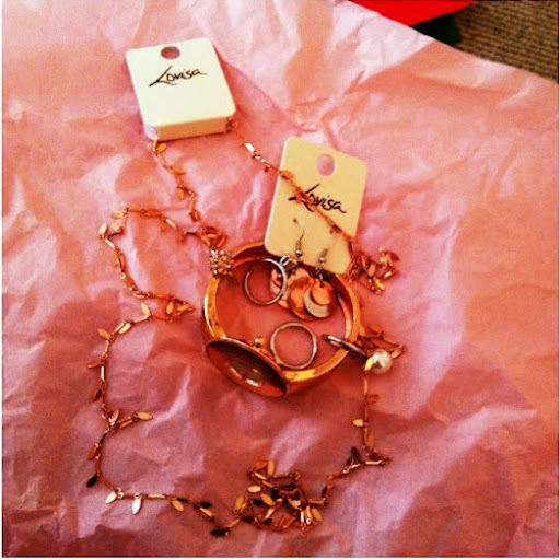 Robyn Matthews Photo 14