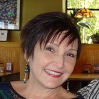 Christine Vinson Photo 44
