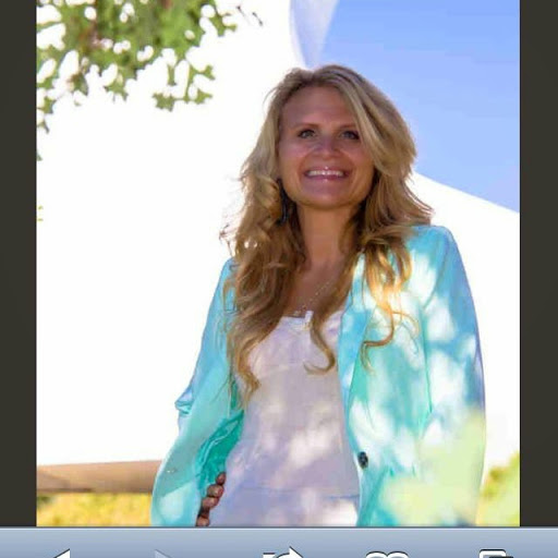 Kristina Waggoner Photo 10