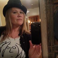 Suzanne Richardson Photo 26