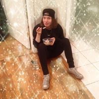 Tess Harrison Photo 9