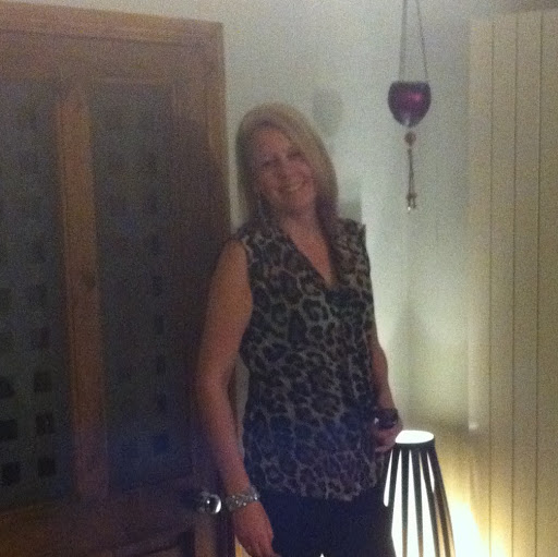 Julie Wilkinson Photo 21