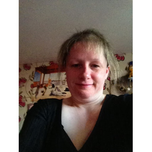 Elizabeth West Photo 16
