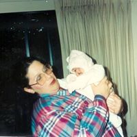 Julie Goldberg Photo 31