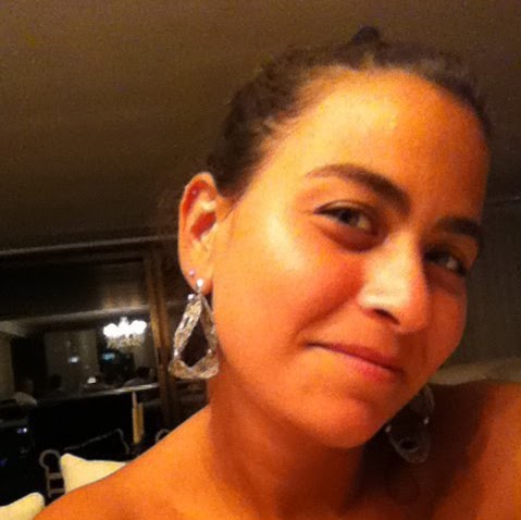 Cynthia Emanuel Photo 9