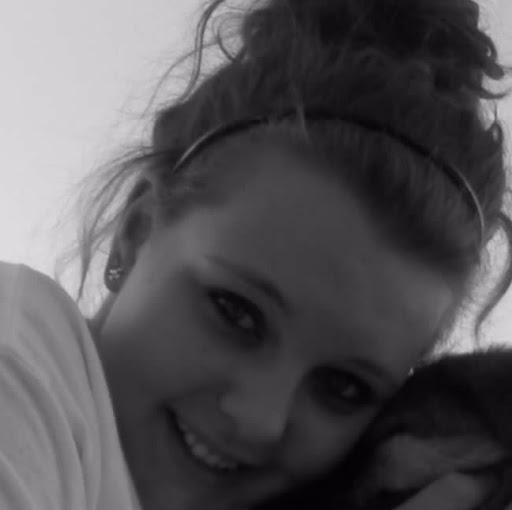 Samantha Marshall Photo 14