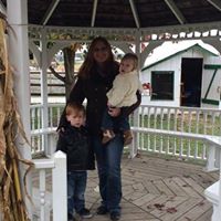 Laura Rhoads Photo 9