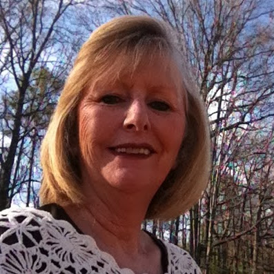 Pauline Anderson Photo 34