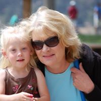 Julie Hooper Photo 36