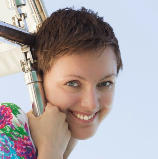 Julia Hawkins Photo 32