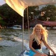 Julia Bartlett Photo 17