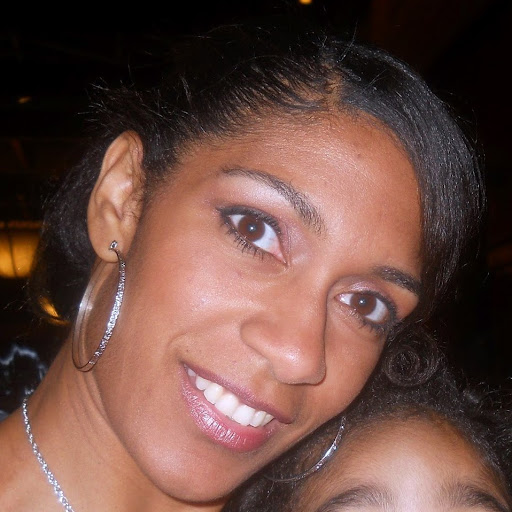 Angela Hill Photo 13