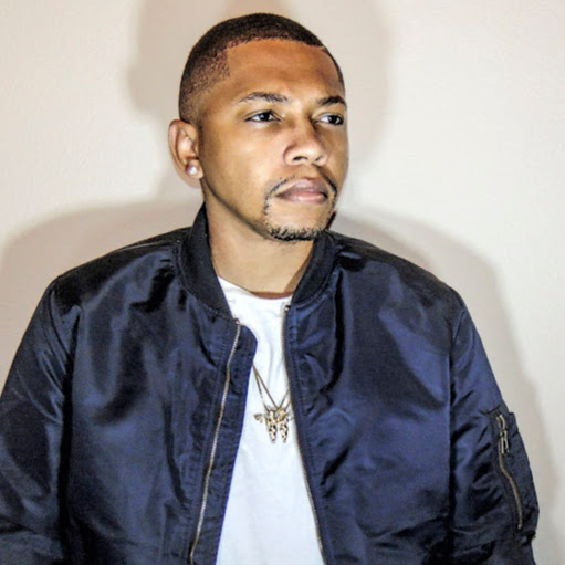 Derrick Reeves Photo 32