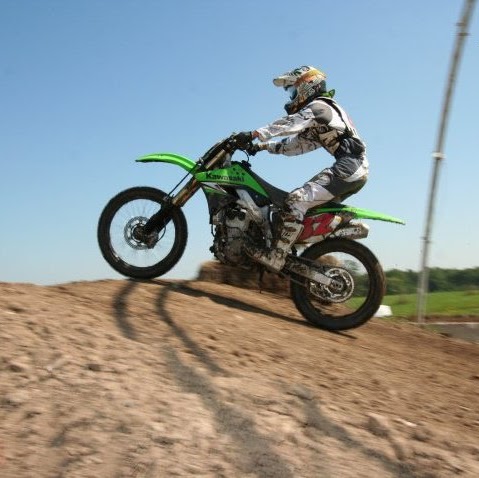 Brad Gee Photo 16