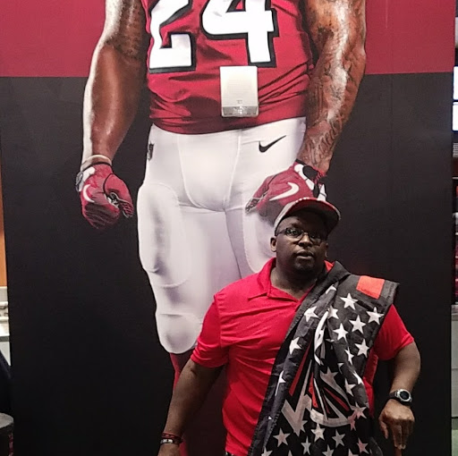 Thomas Hadley Photo 26