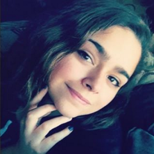 Alana Cruz Photo 7