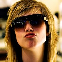 Anna Clinton Photo 18