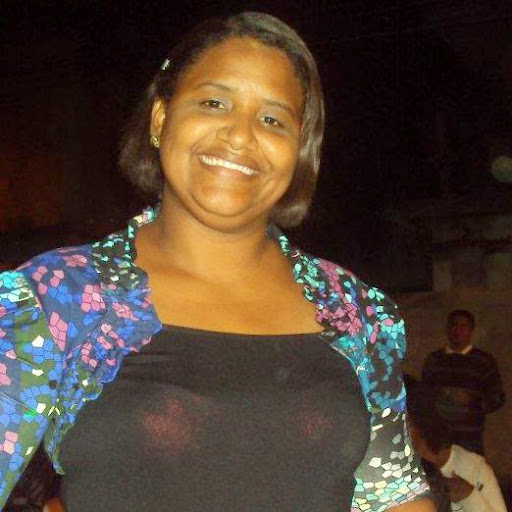 Michelle Reis Photo 10